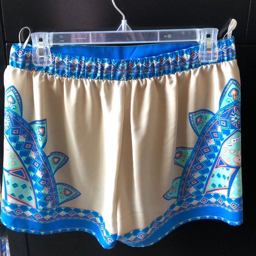 Perfect Spring Time Shorts - Picture 3 of 3